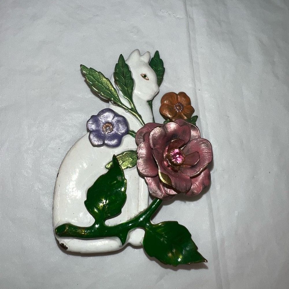 Brooch Vintage Painted Metal and Rhinestone White Cat and Flower Pin